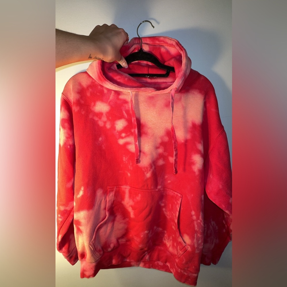 Social Culture thick buttery soft hoodie. Hot pink in size medium